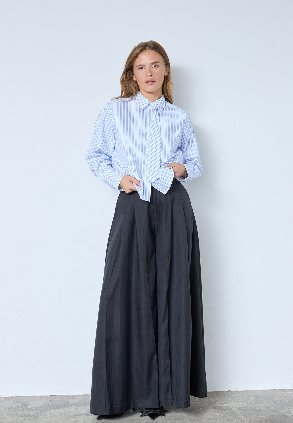 COCOUTURE - devin cc stripe tie shirt
