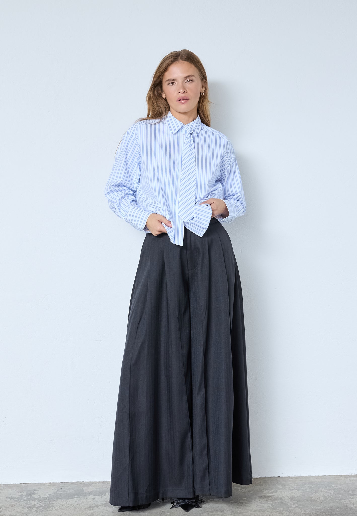 COCOUTURE - devin cc stripe tie shirt