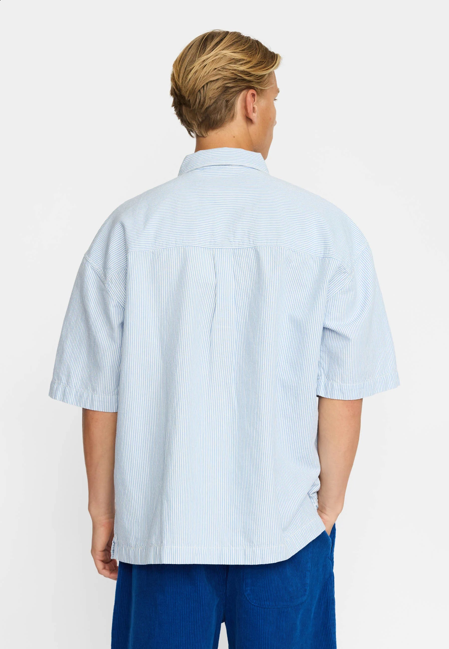 REVOLUTION - Oversized Short-sleeved Shirt / 3235